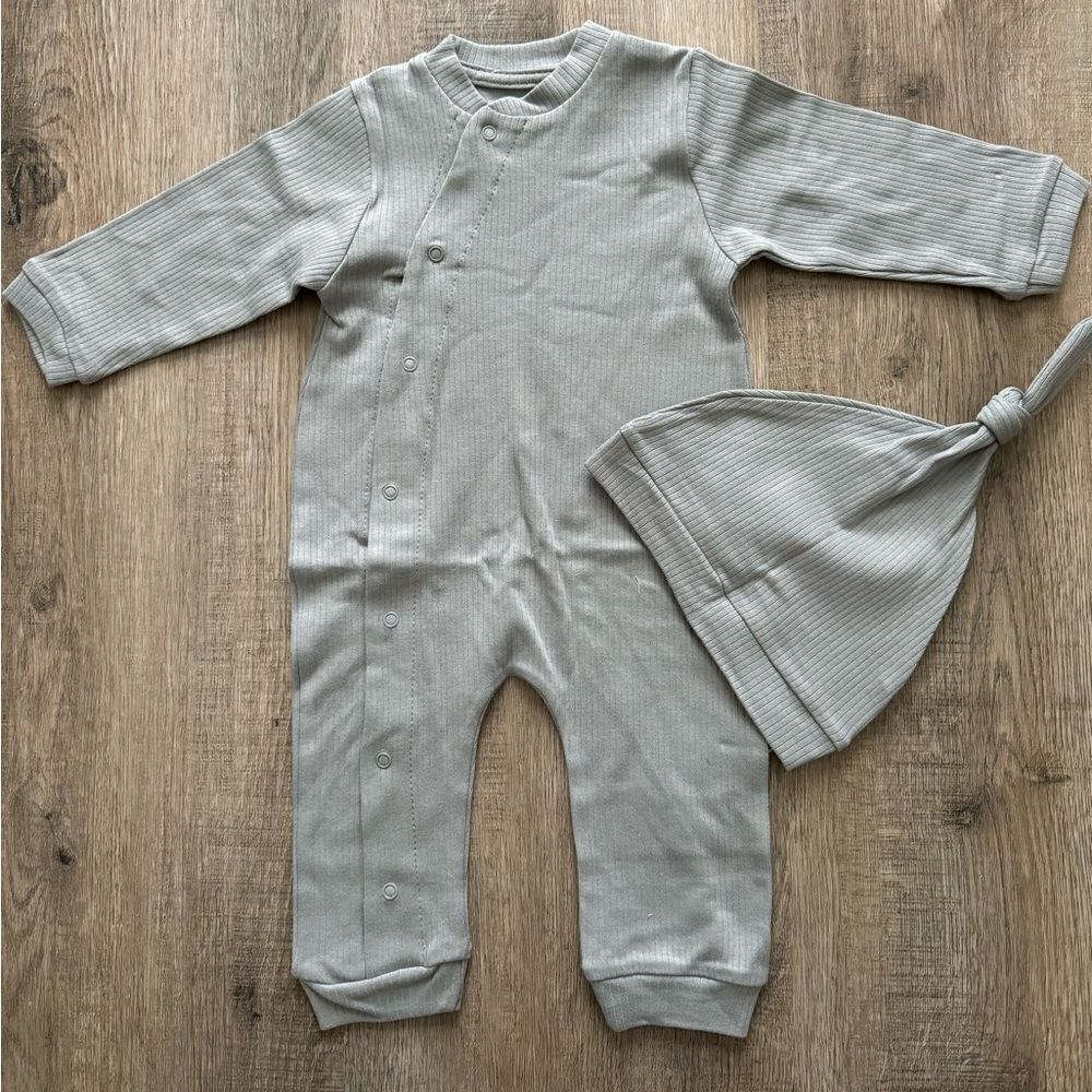 ORGANIC COTTON BABY ONESIE GRAY RIBBED WITH HAT